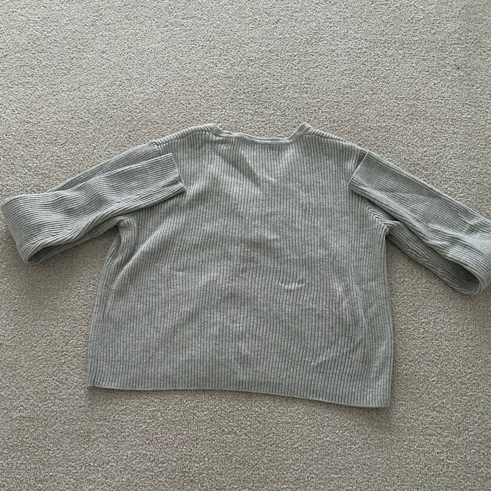 Brandy Melville Grey Ribbed Cropped Cardigan Size Small - Picture 6 of 8